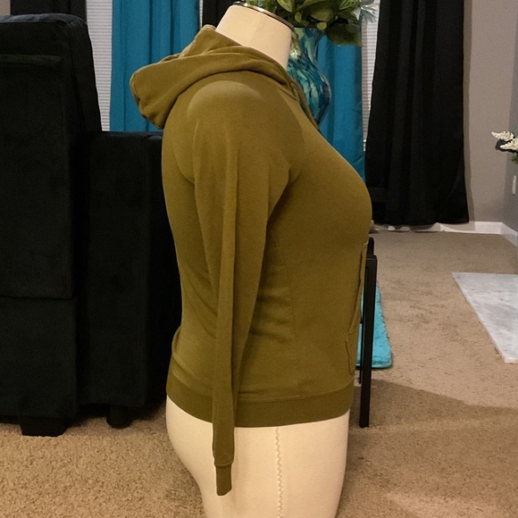 Nike Women’s Olive Green Pullover Hoodie with White Swoosh - Picture 4 of 7